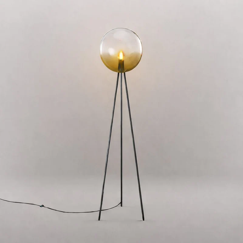 s.luce Dreibein-Stehleuchte Orb Tripod 160cm mit Glaskugel