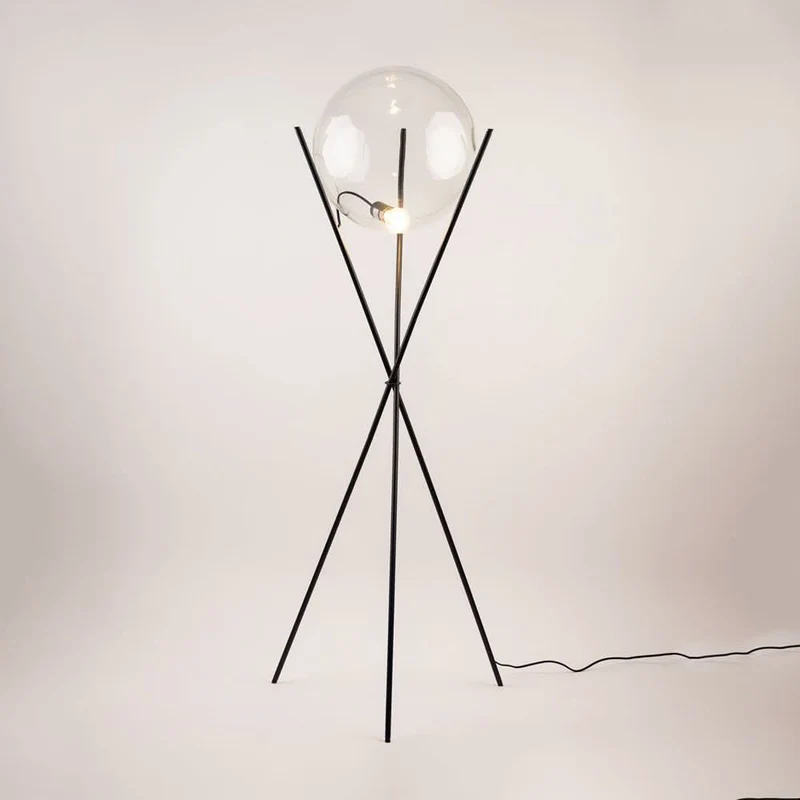 s.luce Orb Axis Glaskugel Stehlampe Dreibein 160cm