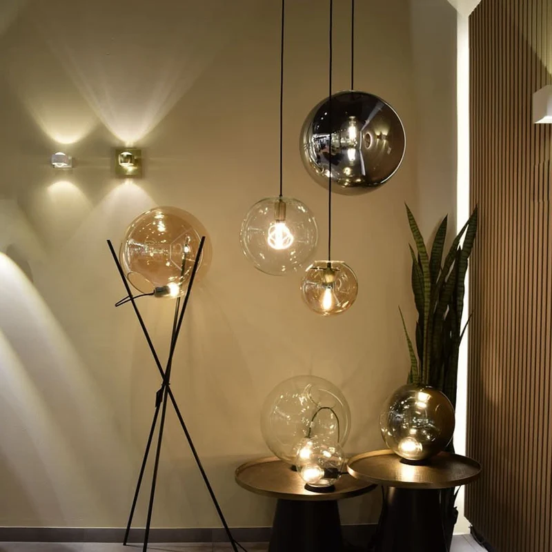 s.luce Orb Glaskugel Tischlampe