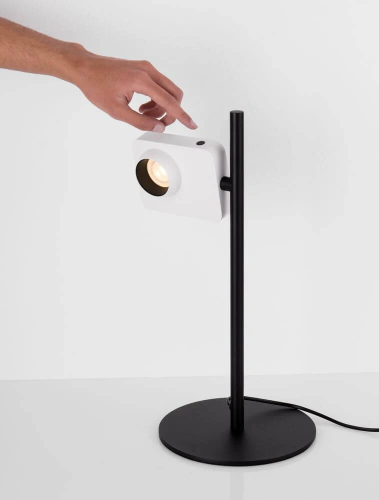 Kedros LED Tischleuchte 3000K mit Lampenfuß