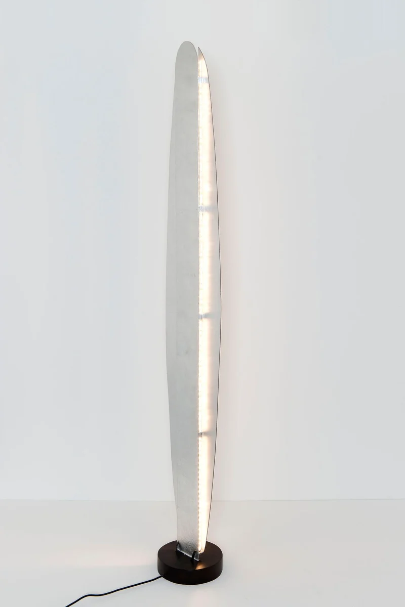 LED-Stehlampe Simbolo gehämmert 173 cm Silber