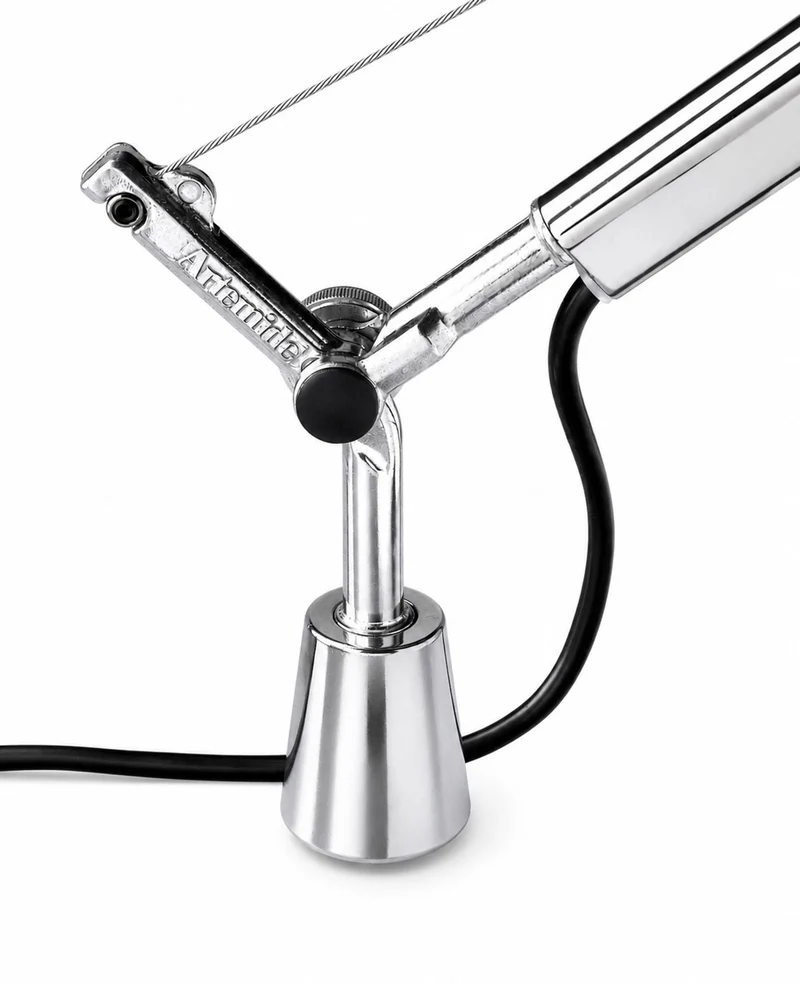 Artemide Tolomeo Schraubbefestigung