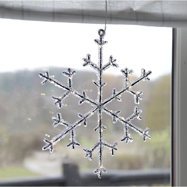 Schöne dekorative Schneeflocke in warmweiß, 3 x AA Batterie, 27 cm Durchmesser