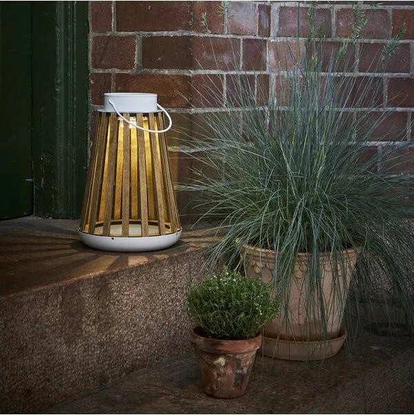 Dekorative LED Solar-Laterne "Catania" aus Holz und Metall