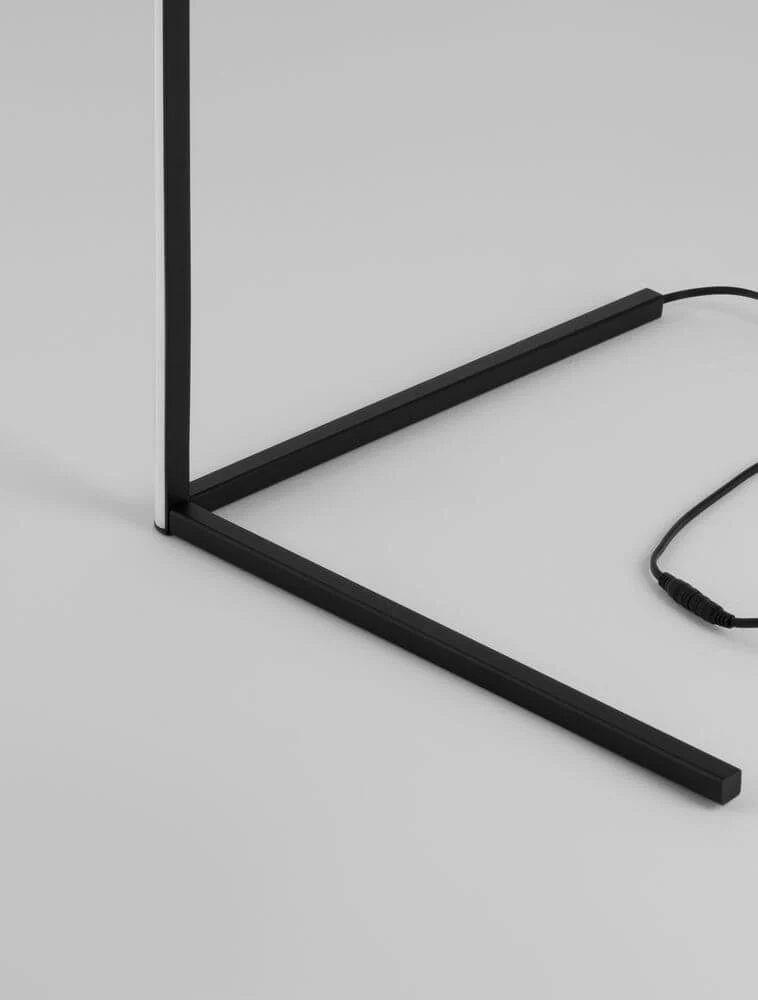 V-Line LED Stehlampe 140,5cm