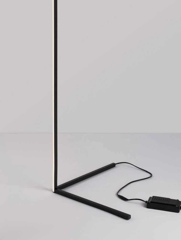 V-Line LED Stehlampe 140,5cm