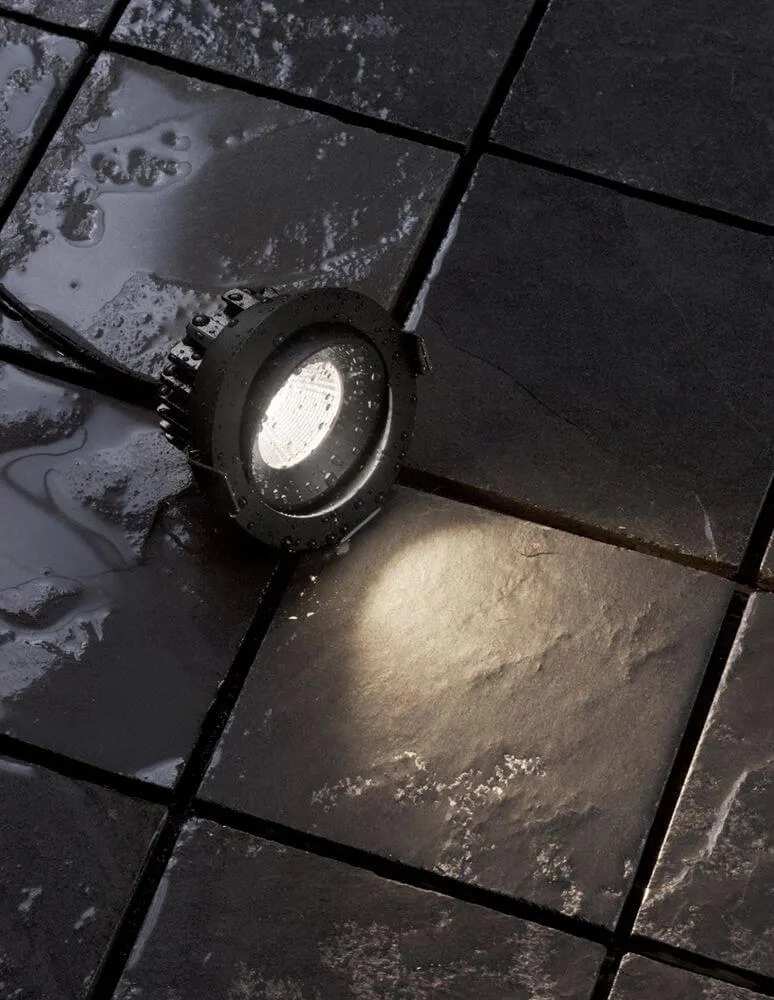 Blade LED Außeneinbauspot H 4,7cm 3000K IP65