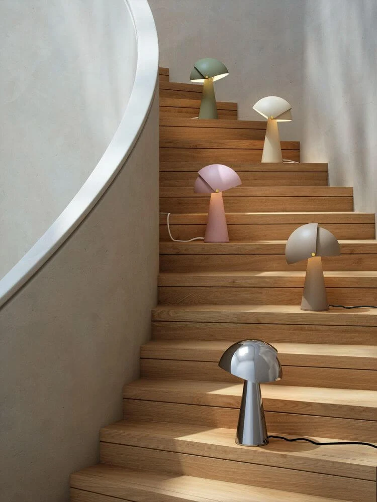 Tischlampe Align mit drehbaren Schirm