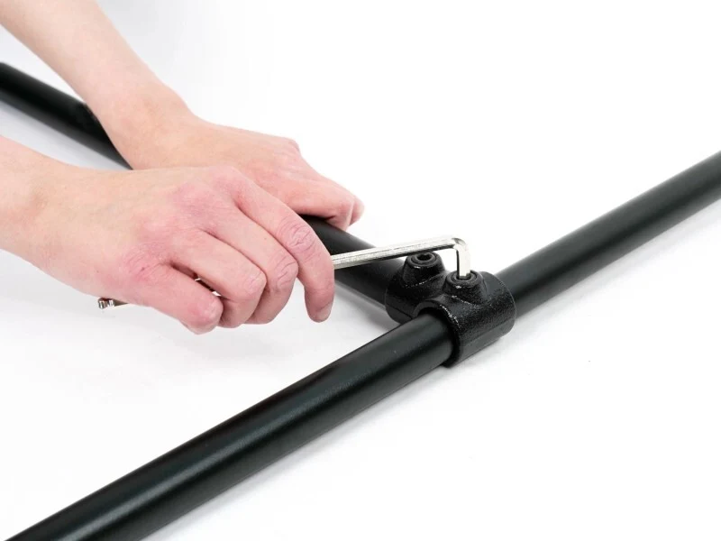 B-Ware T-Stück 90° Schwarz matt Stahlrohr Verbindungselement 2,7cm Durchmesser robust